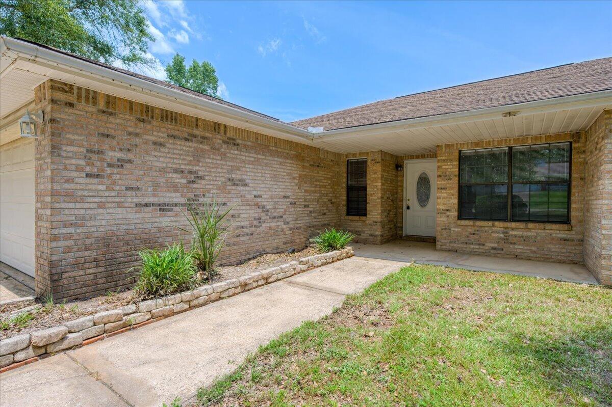 COUNTRY CLUB ESTATES - Residential