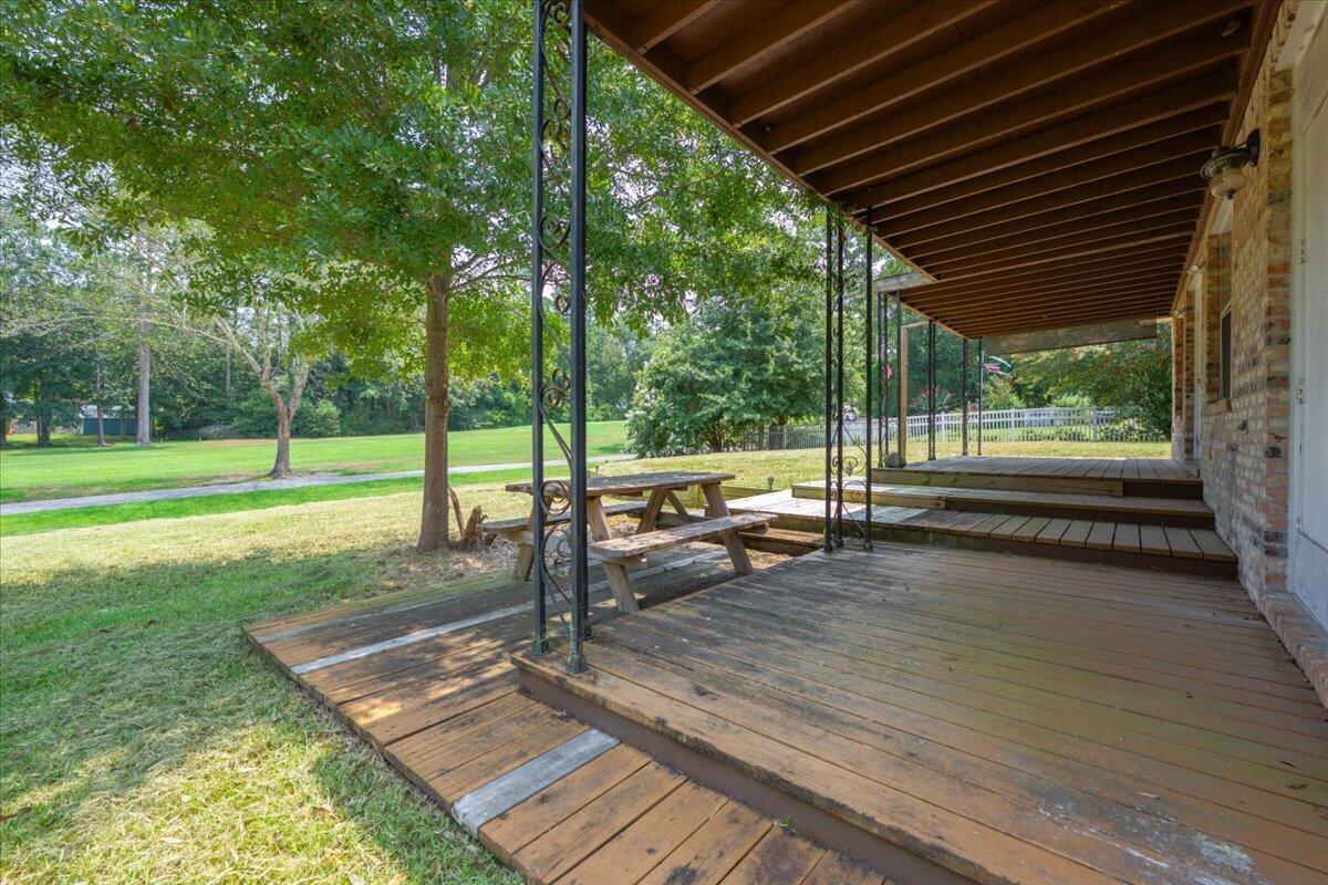 COUNTRY CLUB ESTATES - Residential