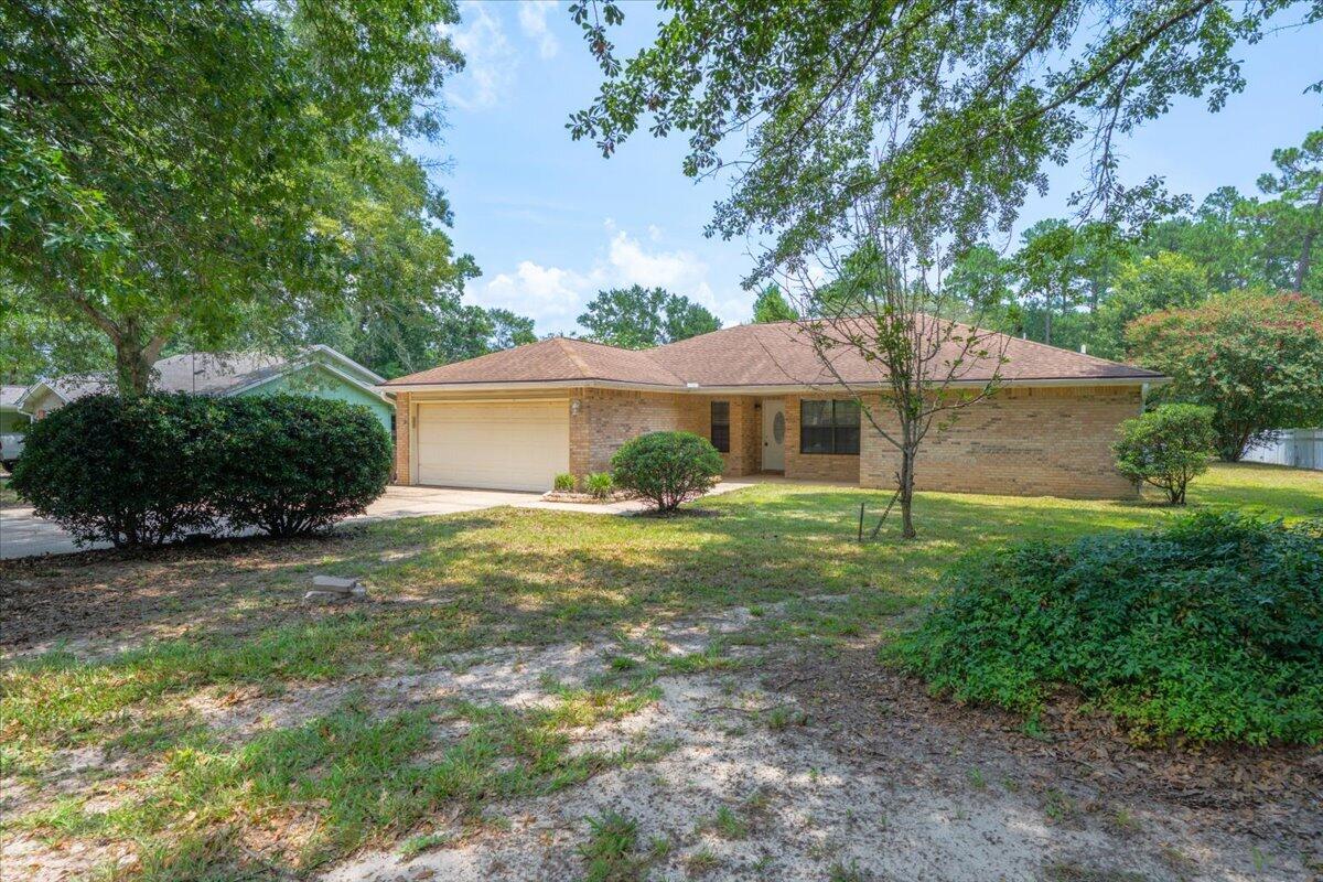 COUNTRY CLUB ESTATES - Residential