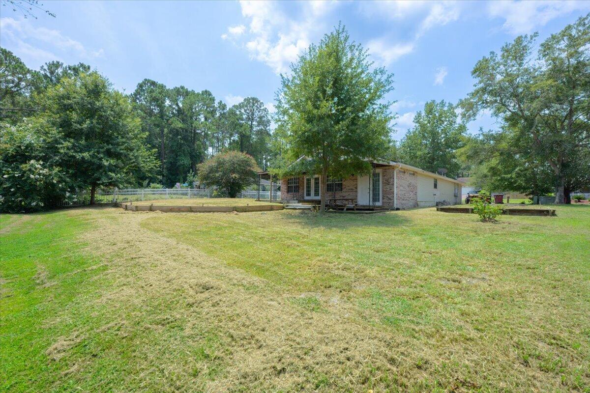 COUNTRY CLUB ESTATES - Residential