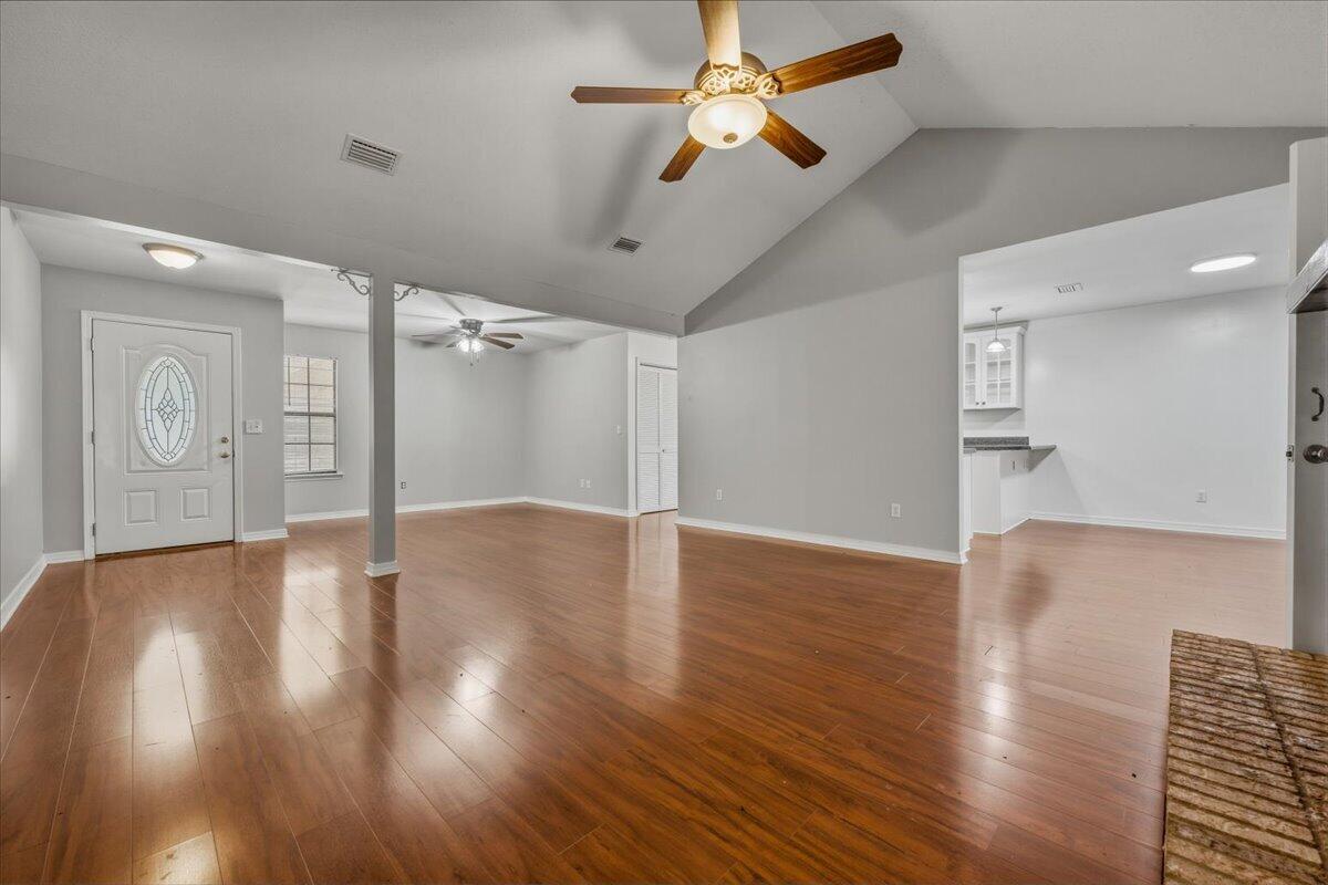 COUNTRY CLUB ESTATES - Residential