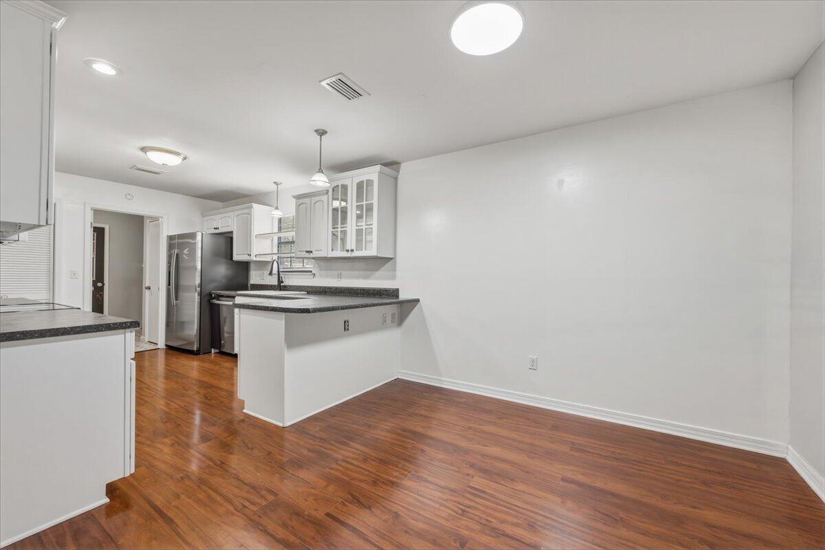 COUNTRY CLUB ESTATES - Residential