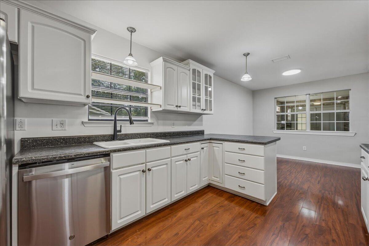 COUNTRY CLUB ESTATES - Residential