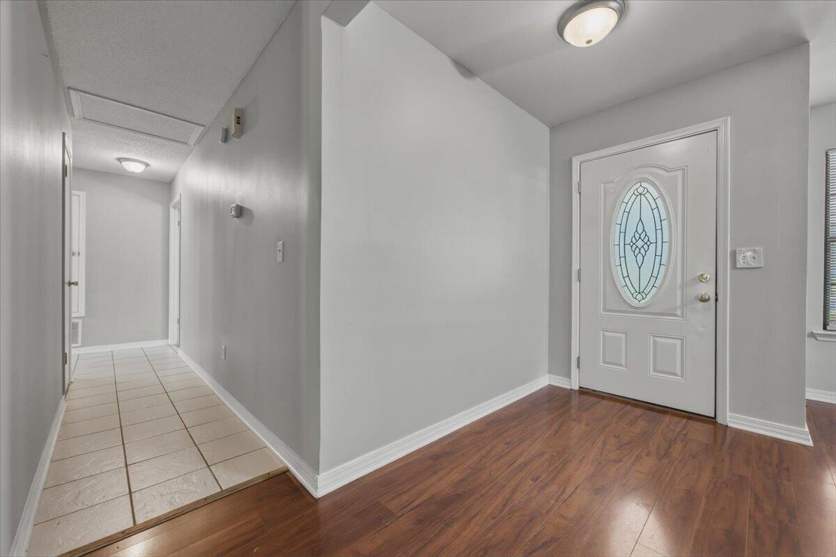 COUNTRY CLUB ESTATES - Residential