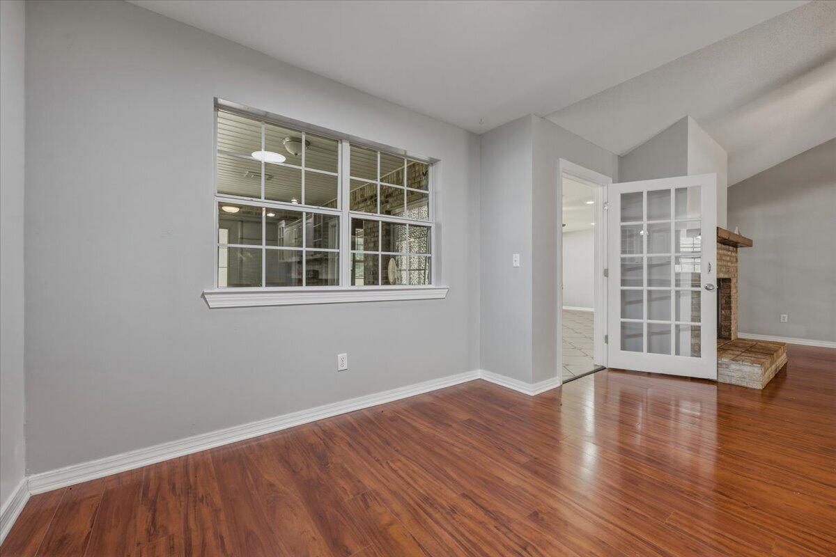 COUNTRY CLUB ESTATES - Residential