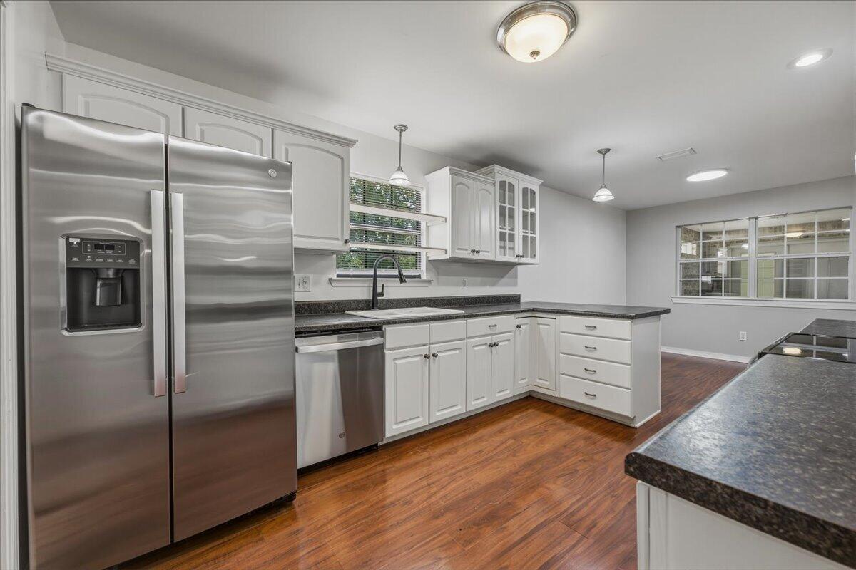 COUNTRY CLUB ESTATES - Residential