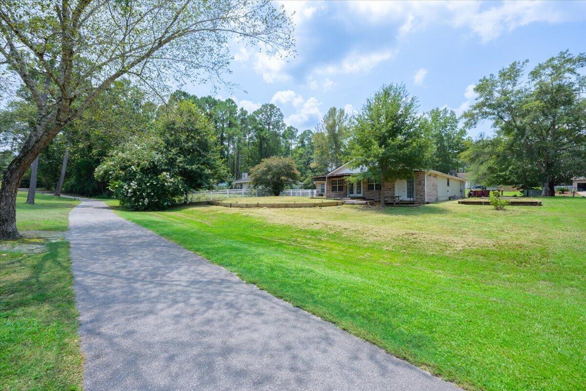 COUNTRY CLUB ESTATES - Residential