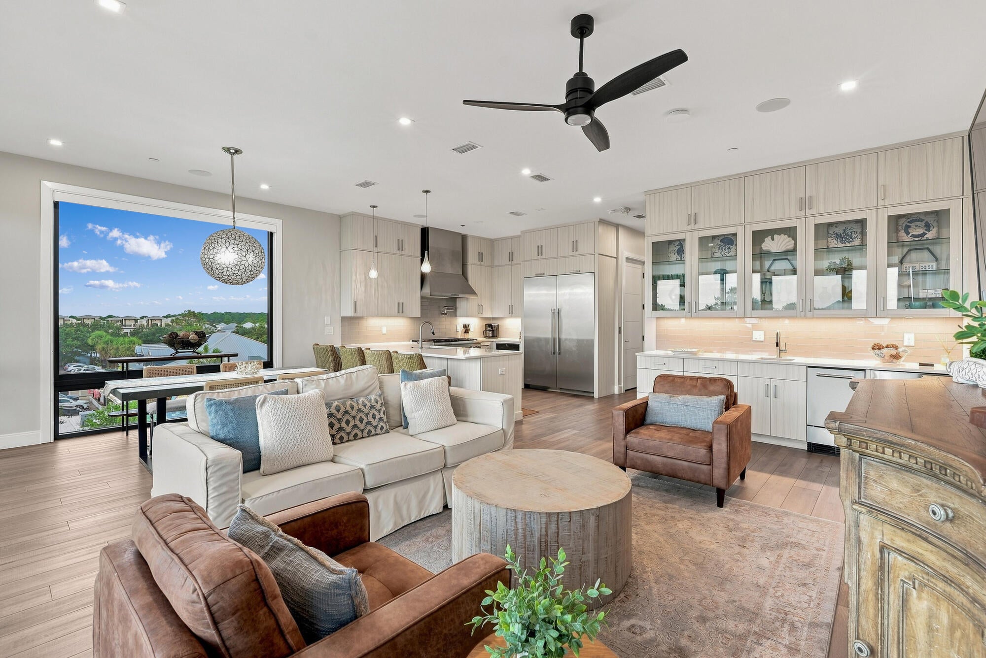 CREST DEVELOPMENT - Residential