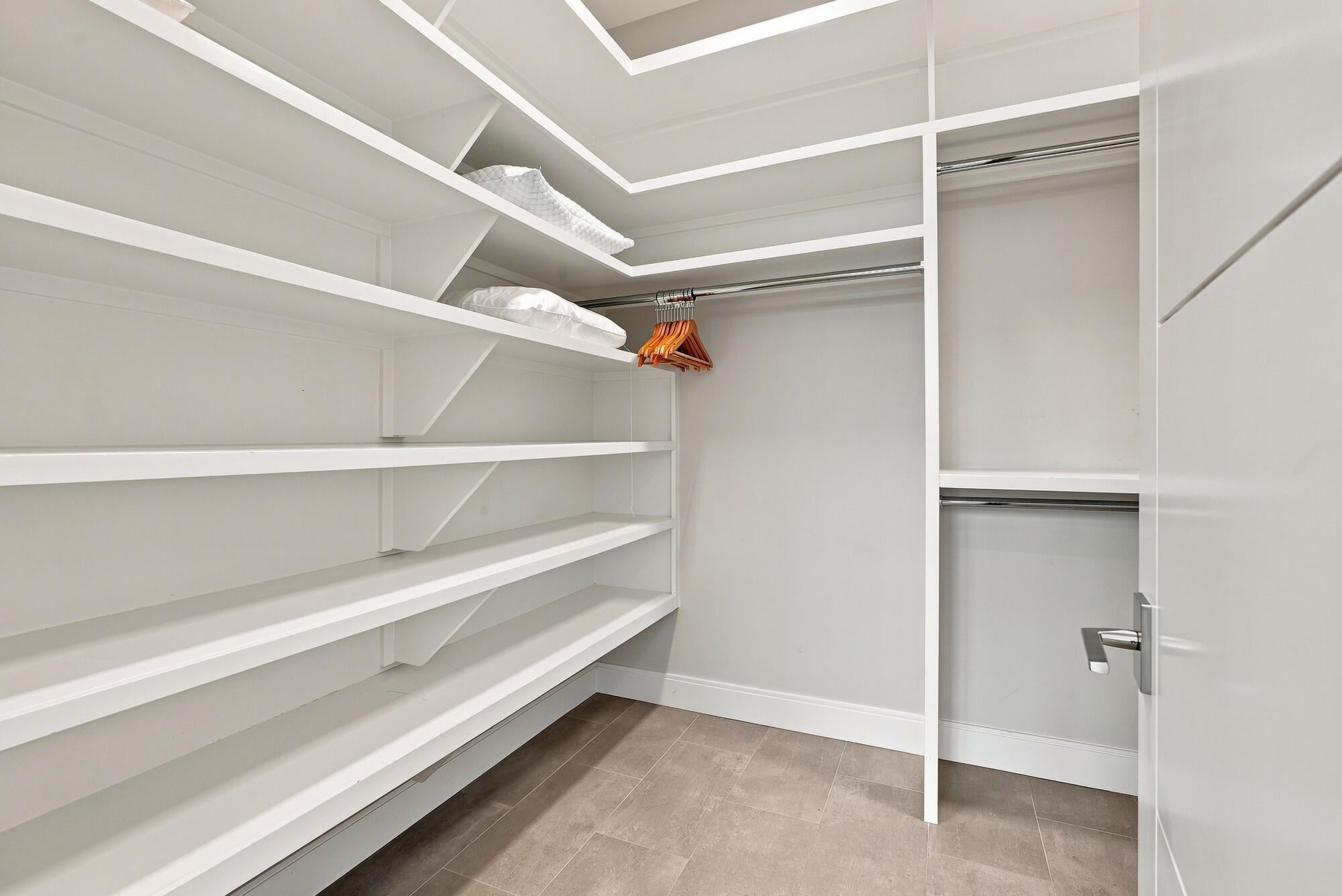 CREST DEVELOPMENT - Residential