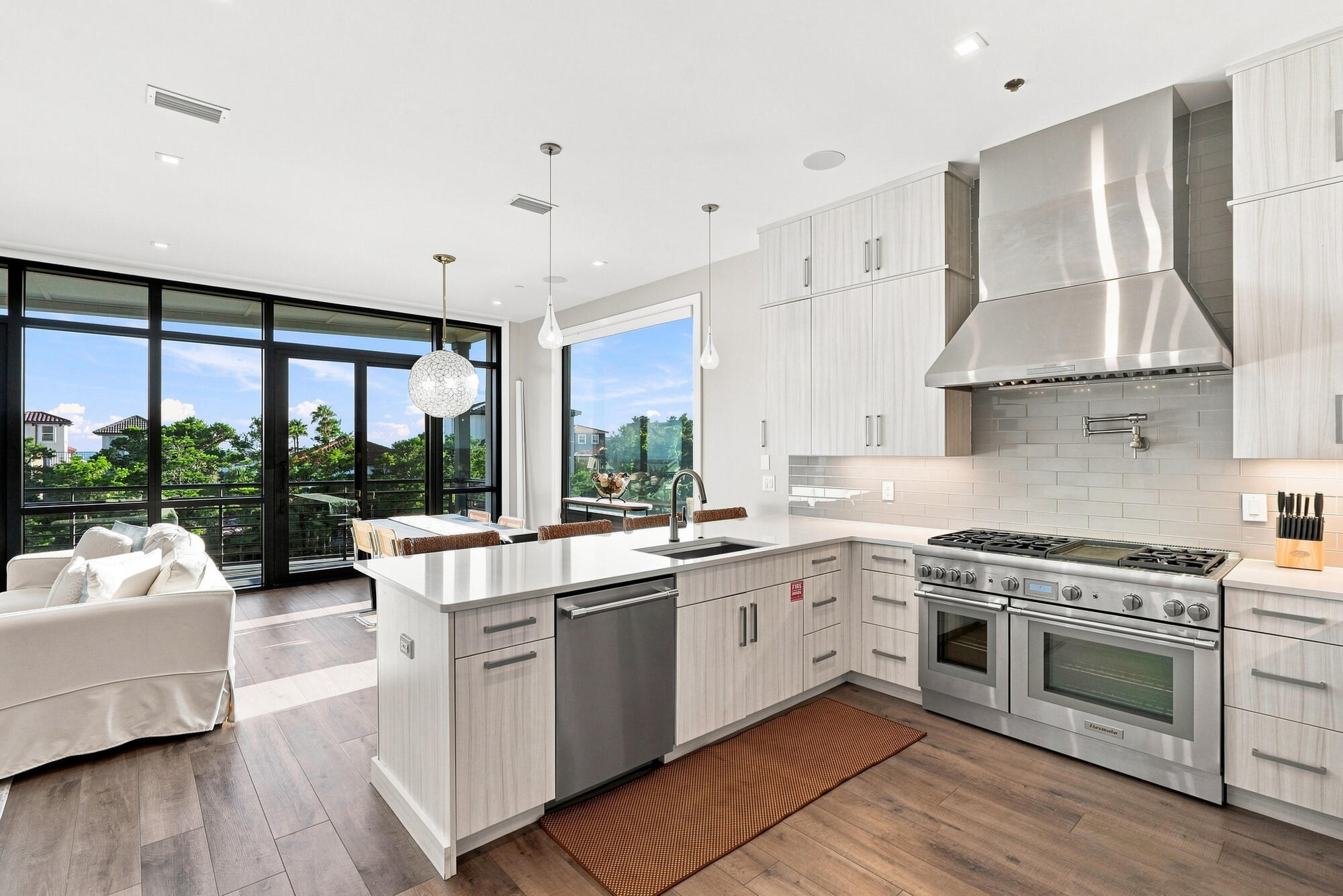 CREST DEVELOPMENT - Residential