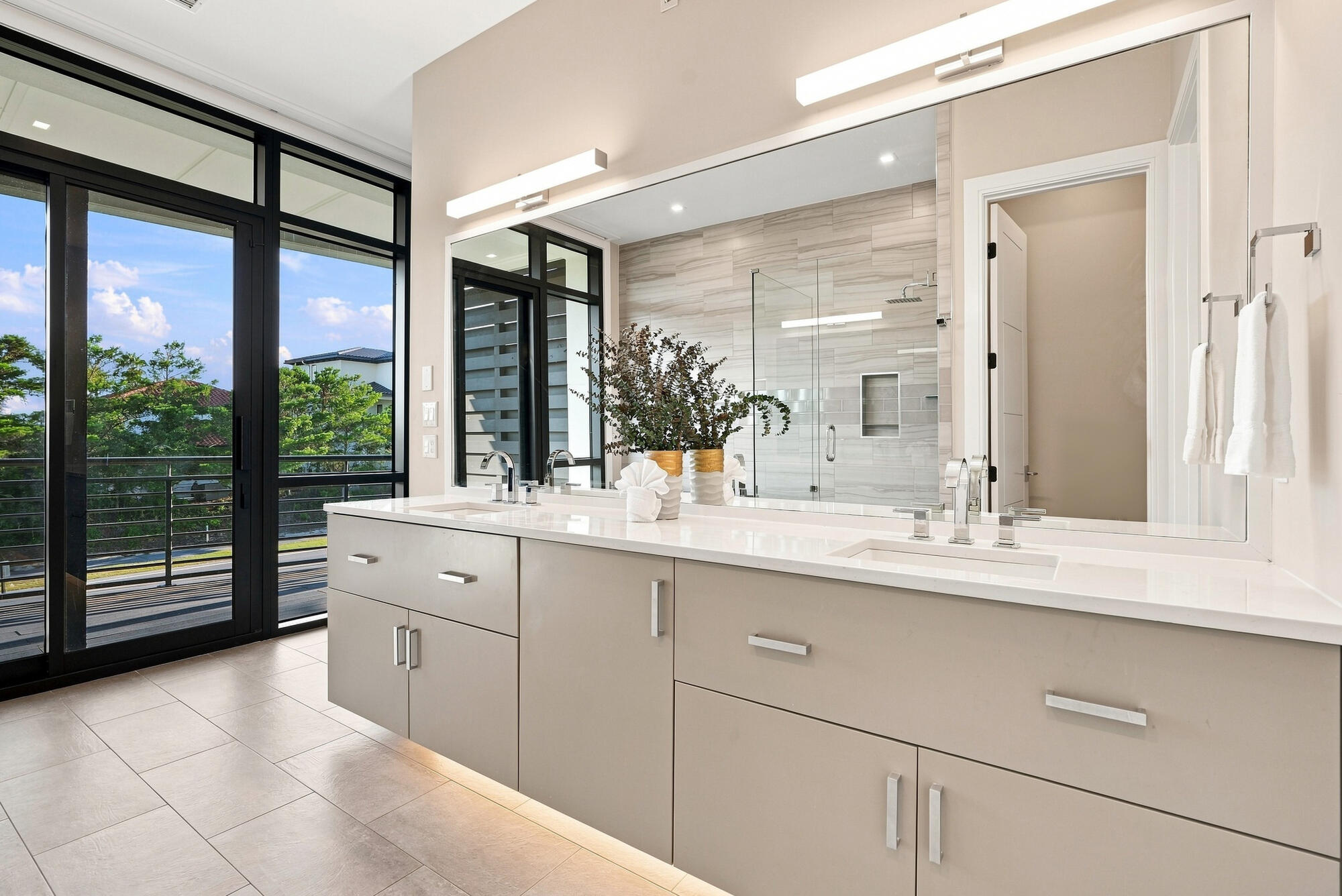 CREST DEVELOPMENT - Residential