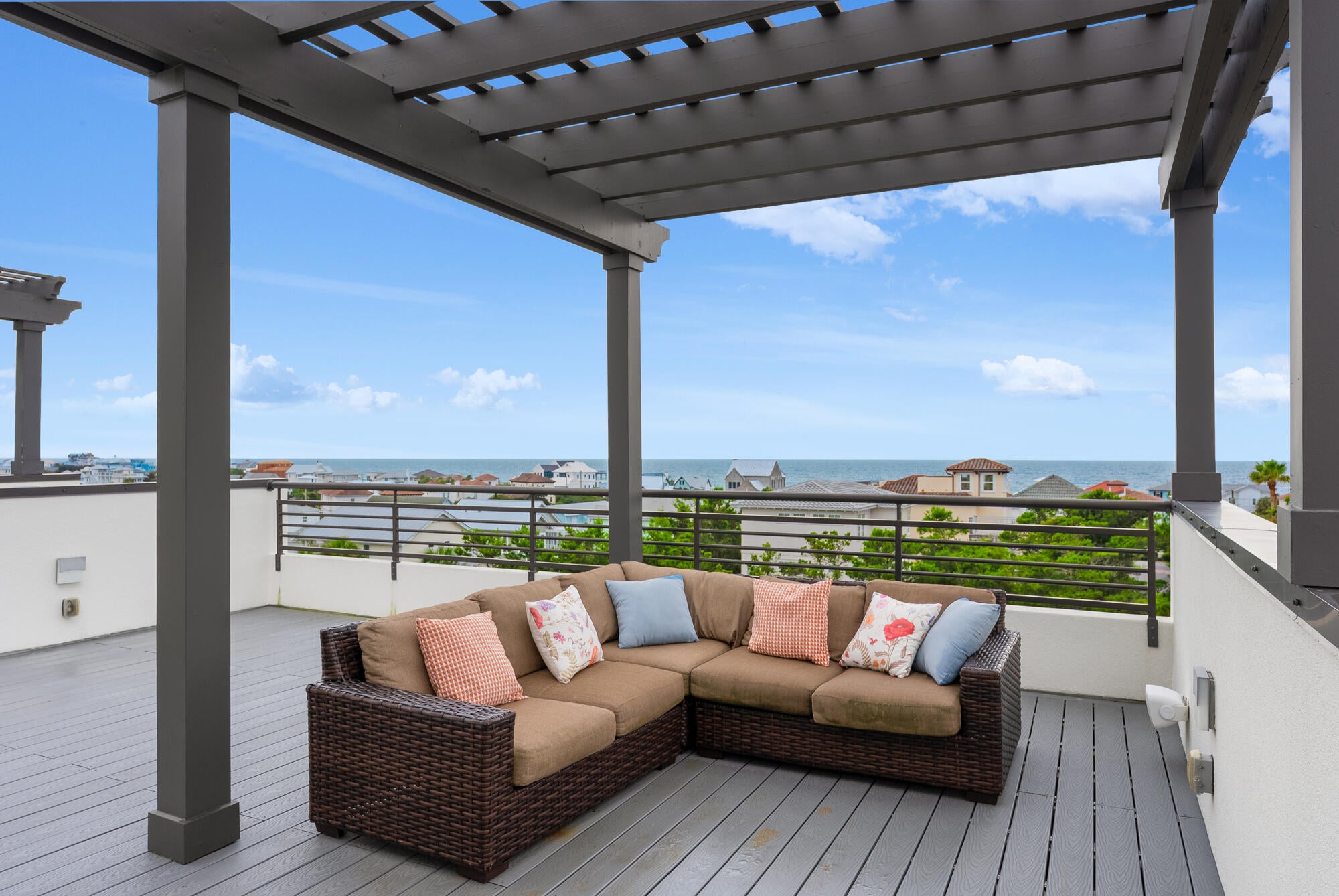 CREST DEVELOPMENT - Residential