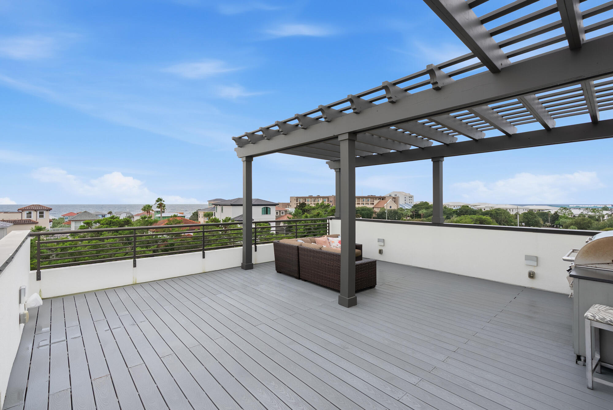 CREST DEVELOPMENT - Residential