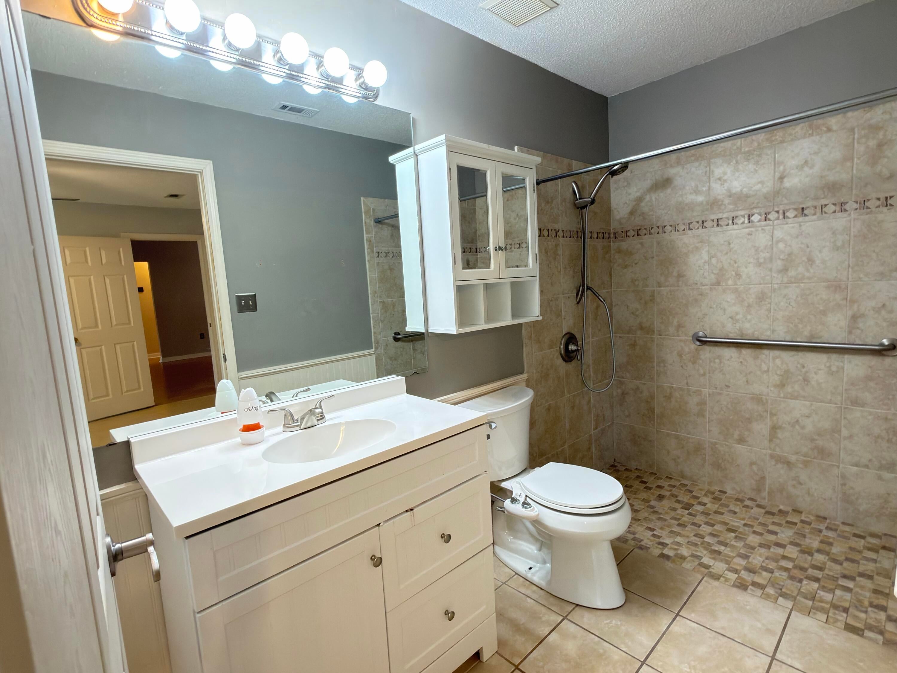 SOUTH POINTE ESTATES - Residential