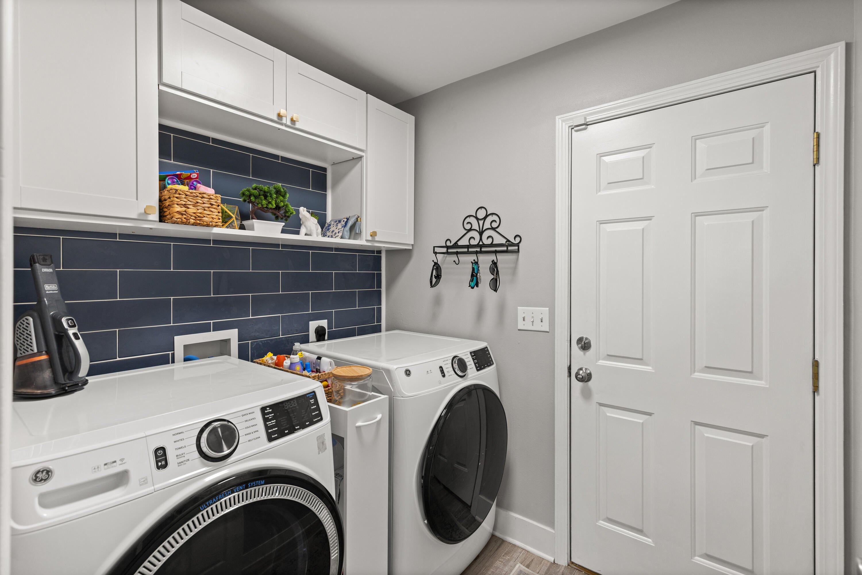 HUNTINGTON S/D PH 3 - Residential Lease