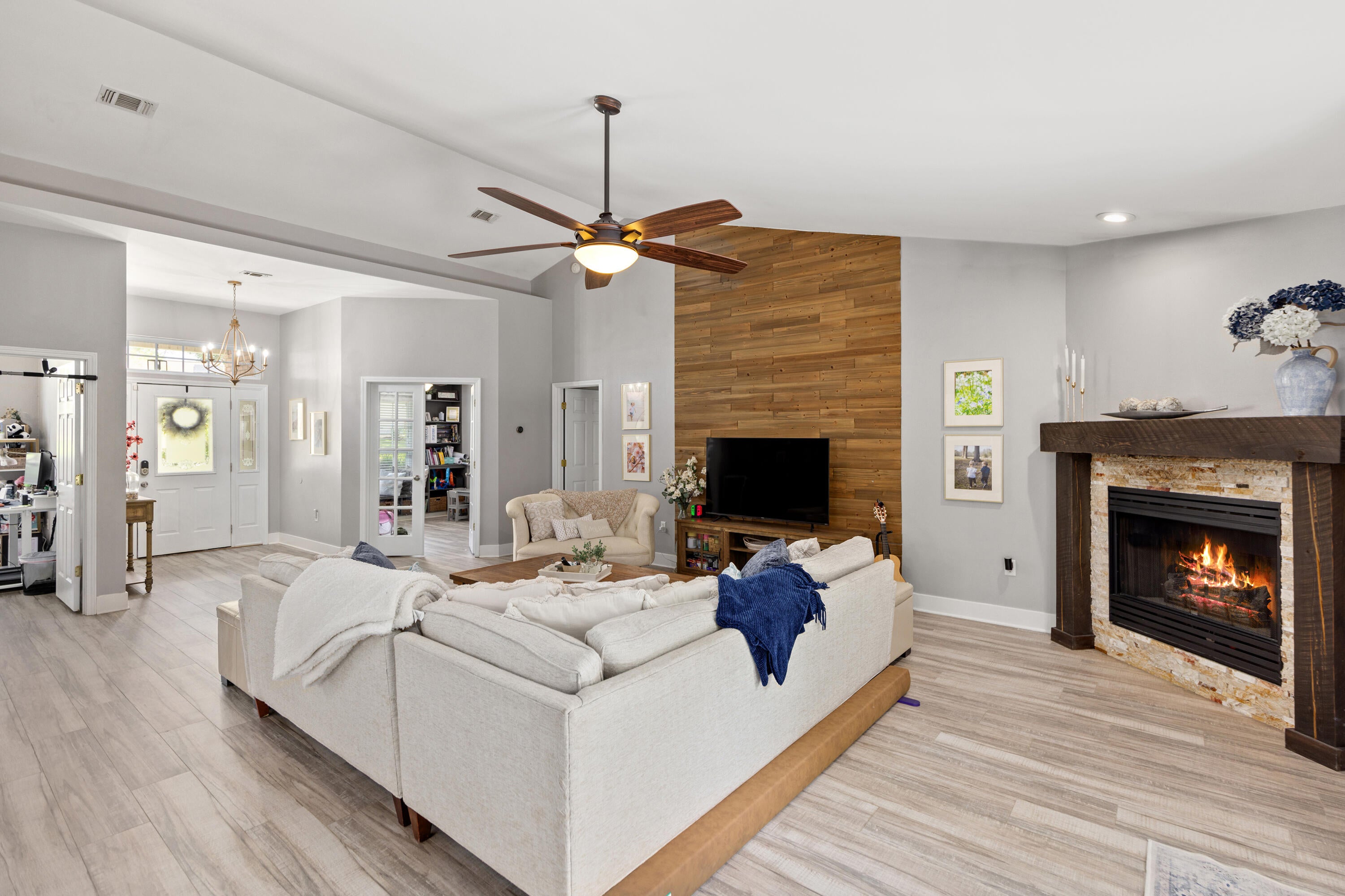 HUNTINGTON S/D PH 3 - Residential Lease