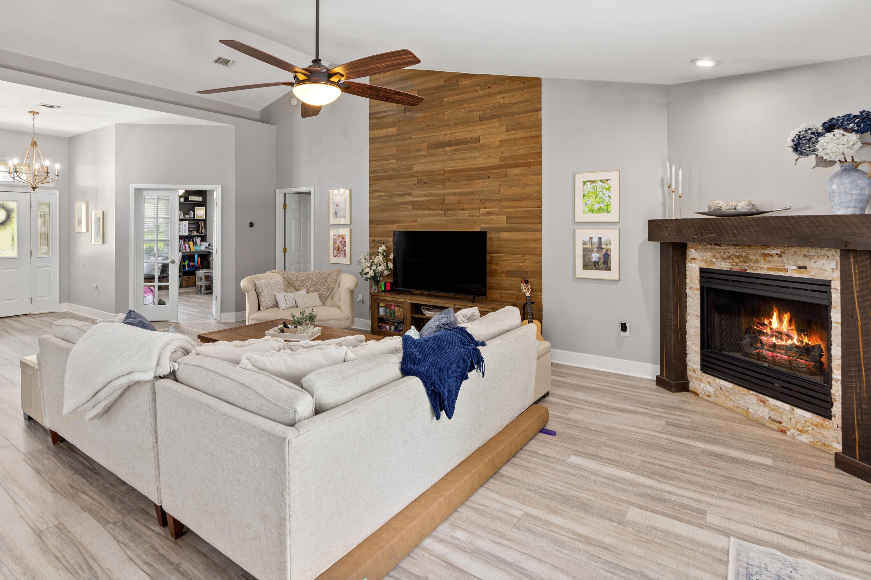 HUNTINGTON S/D PH 3 - Residential Lease