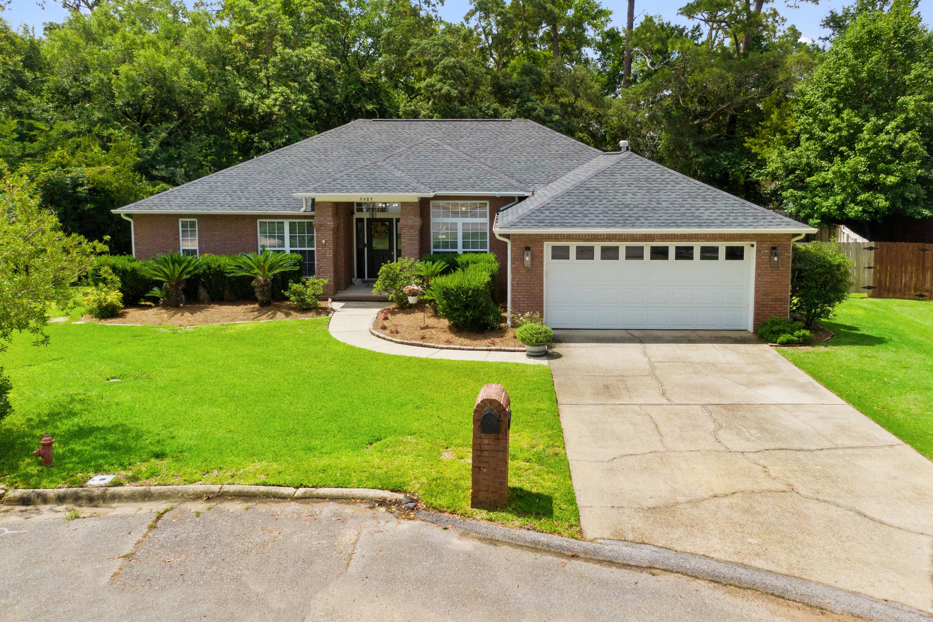 HUNTINGTON S/D PH 3 - Residential Lease