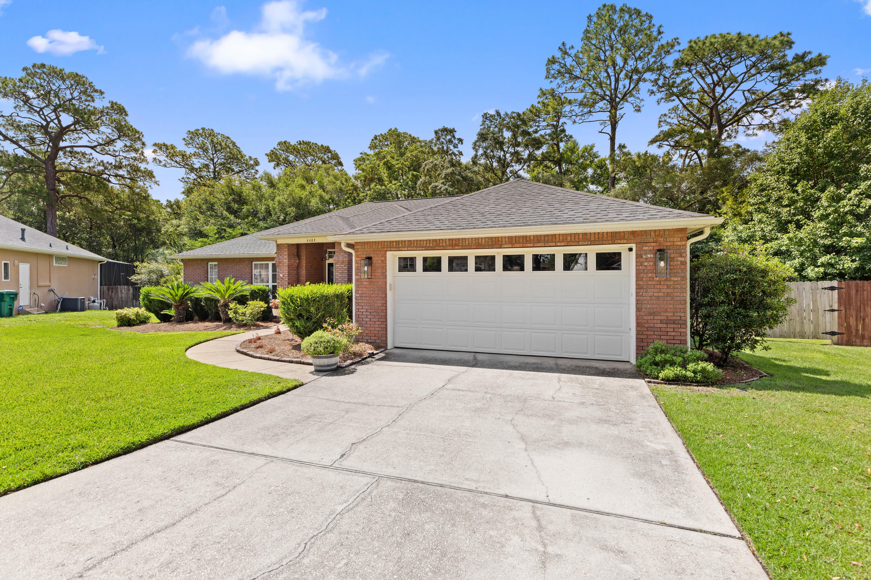 HUNTINGTON S/D PH 3 - Residential Lease