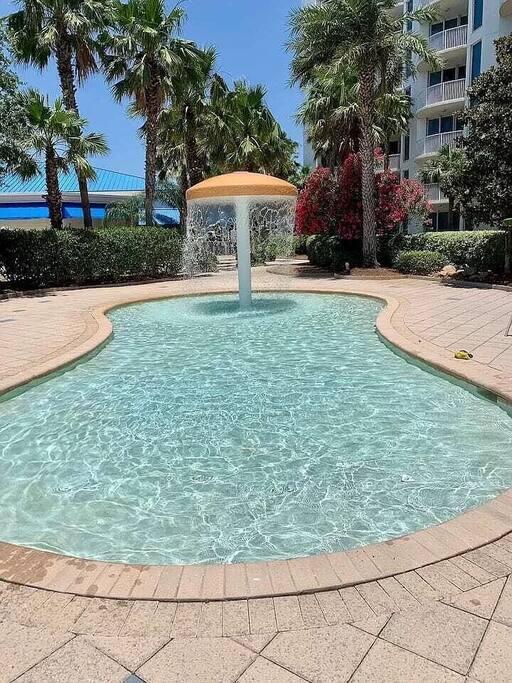 THE PALMS OF DESTIN - Residential