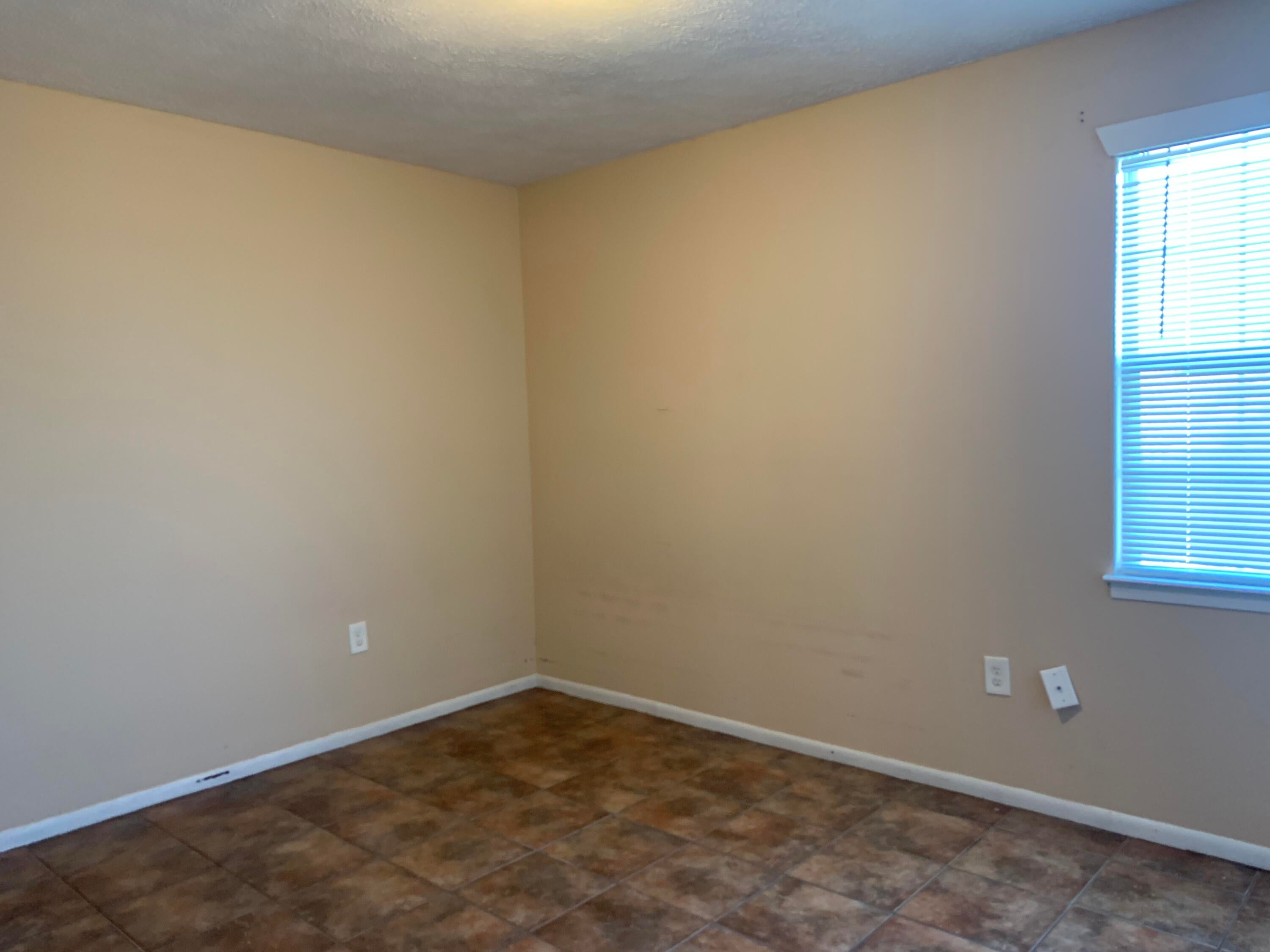 BAY BREEZE - Residential Lease