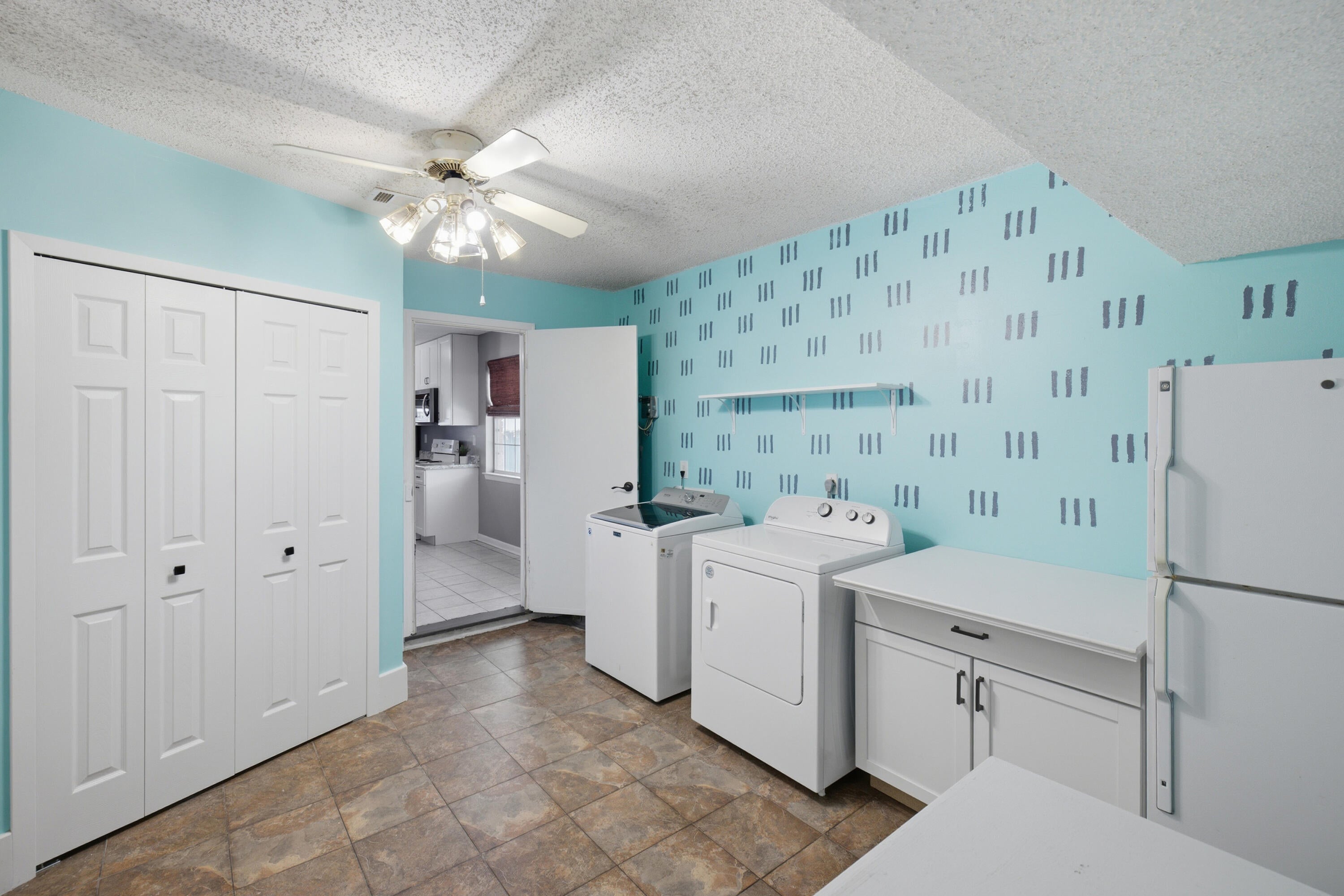 PALM ESTATES UNIT 2 - Residential