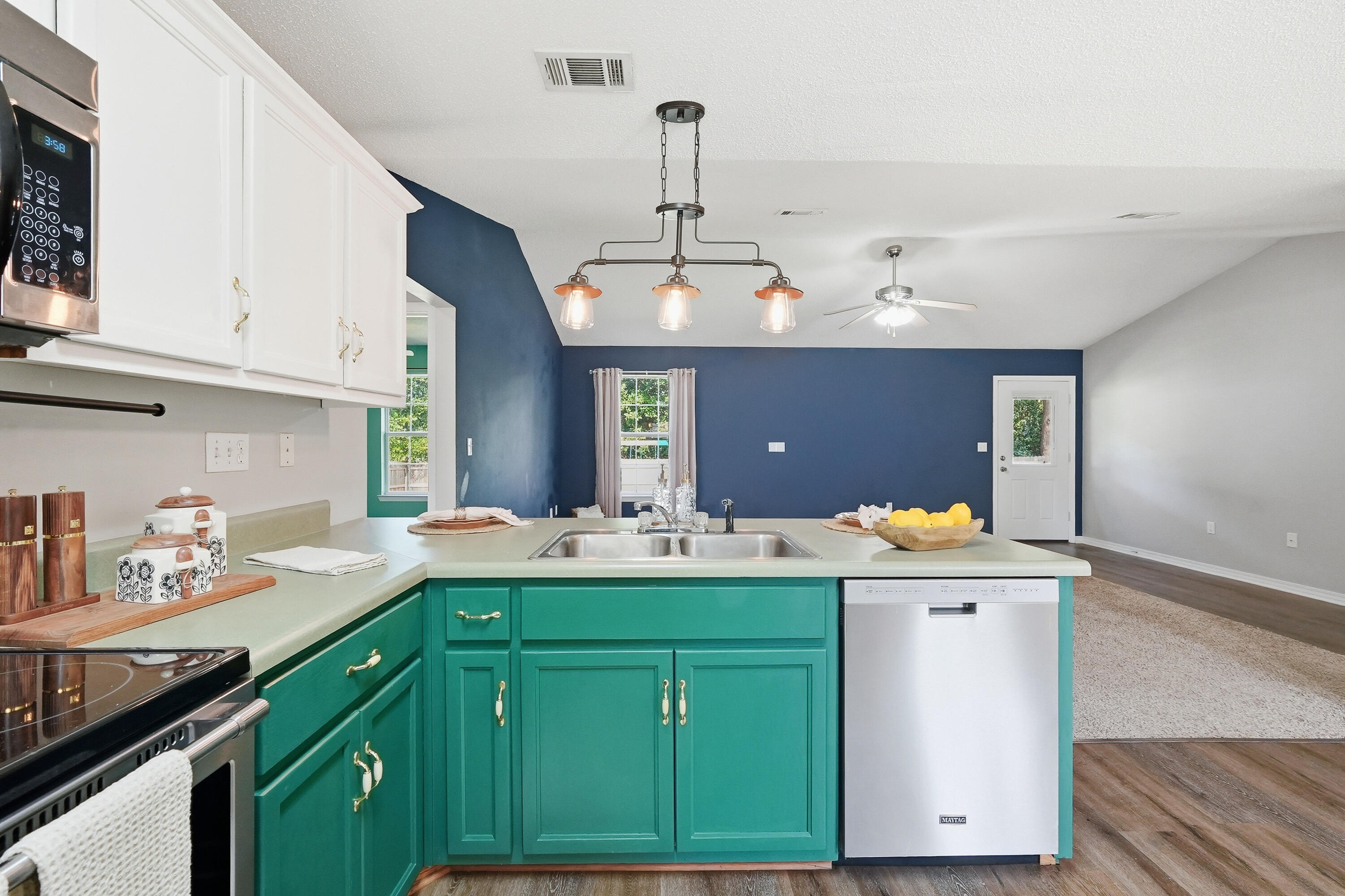 AUBURN ACRES - Residential