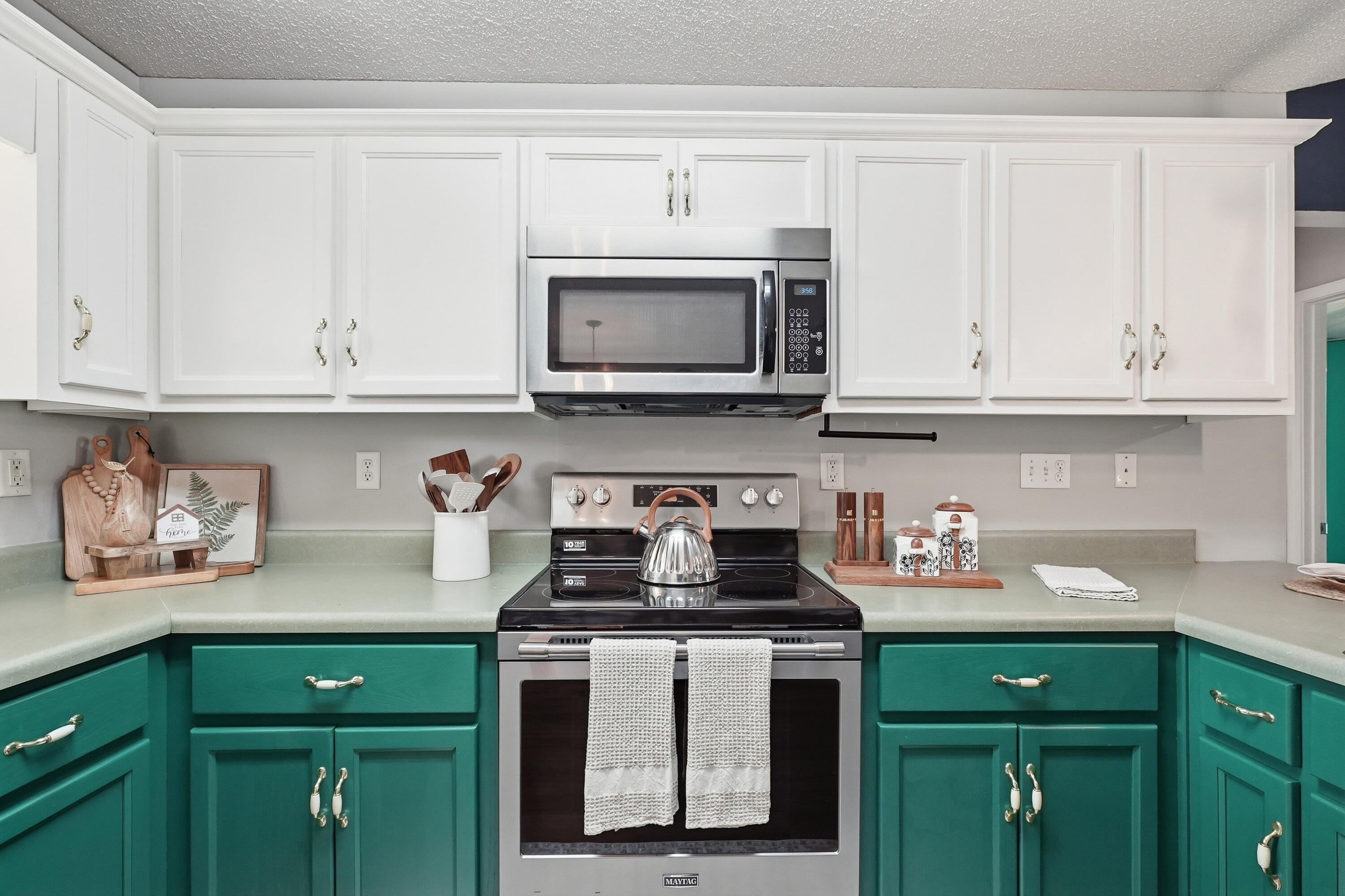 AUBURN ACRES - Residential