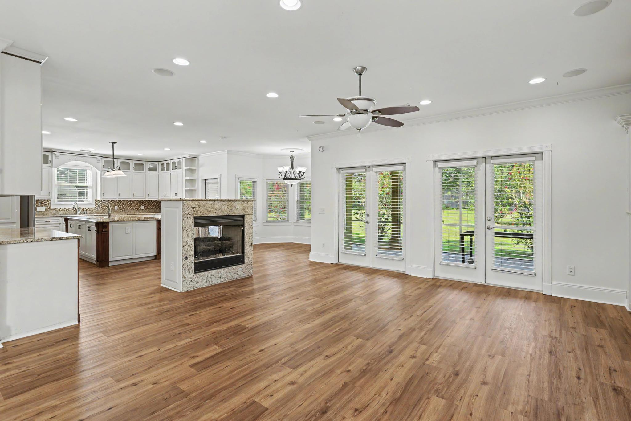 INDIAN HILLS - Residential