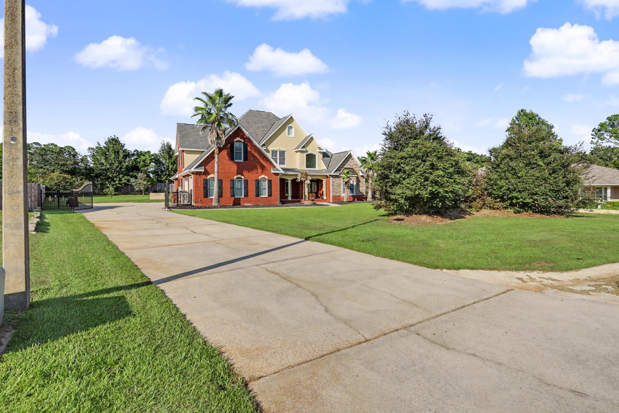 INDIAN HILLS - Residential