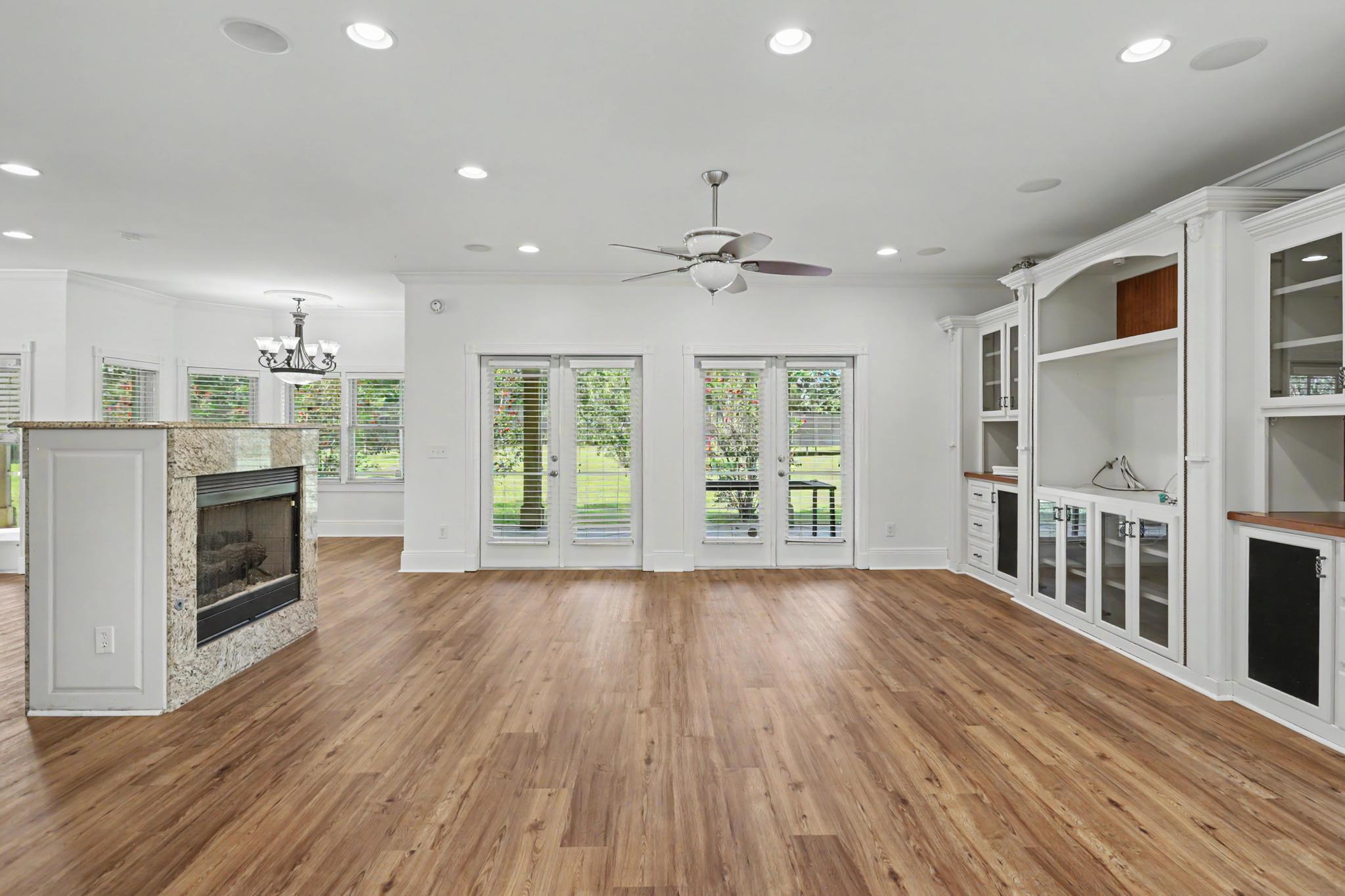 INDIAN HILLS - Residential