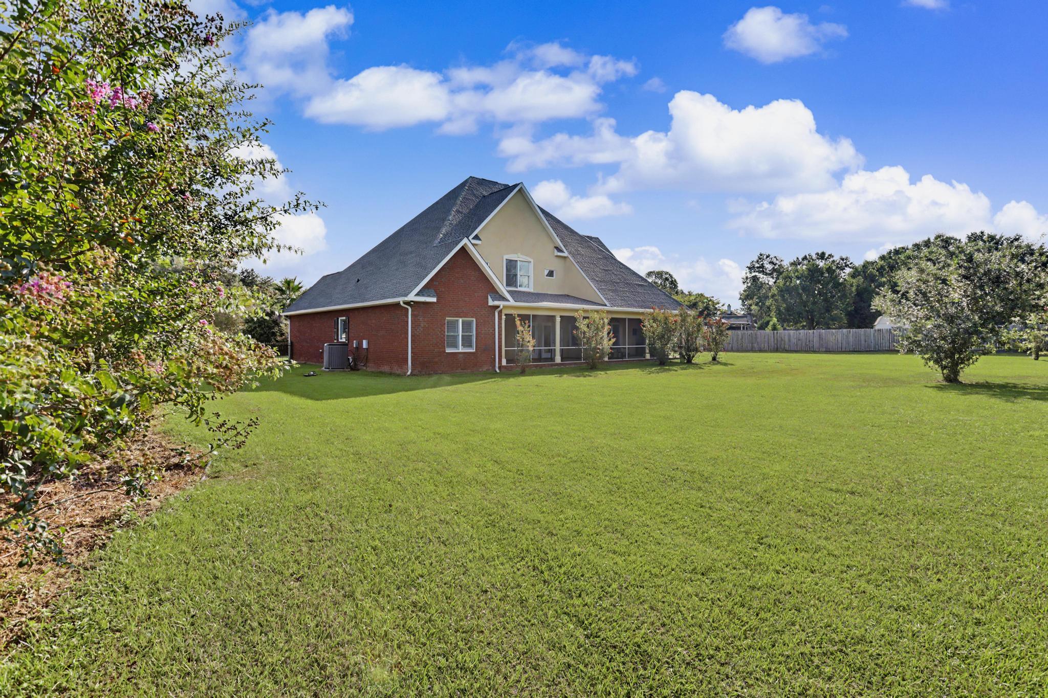 INDIAN HILLS - Residential