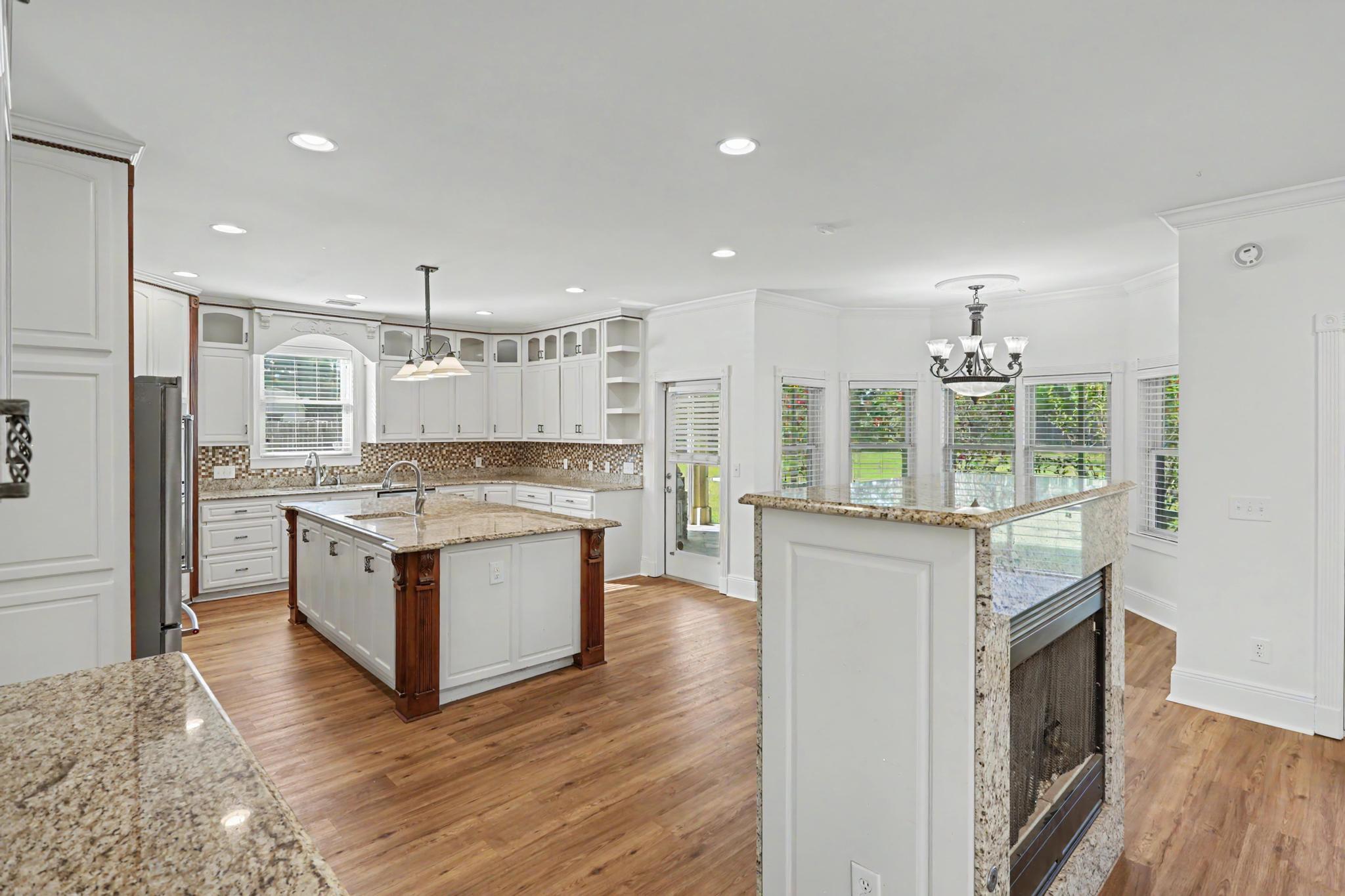 INDIAN HILLS - Residential