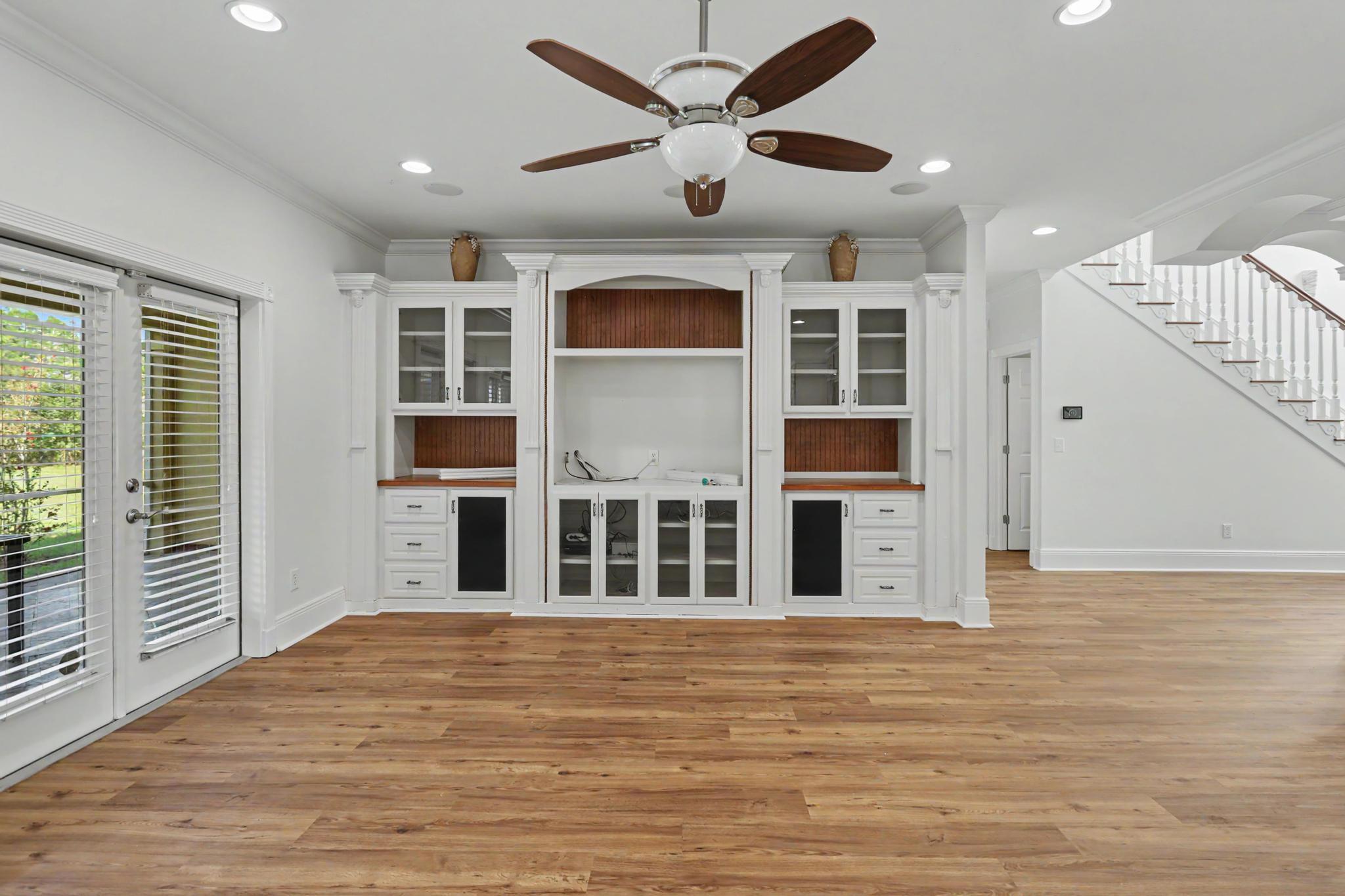 INDIAN HILLS - Residential