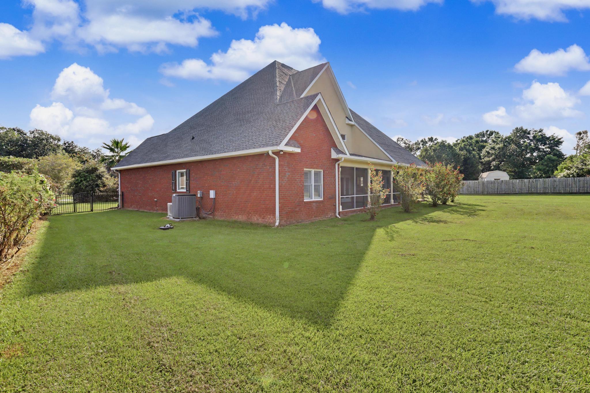 INDIAN HILLS - Residential