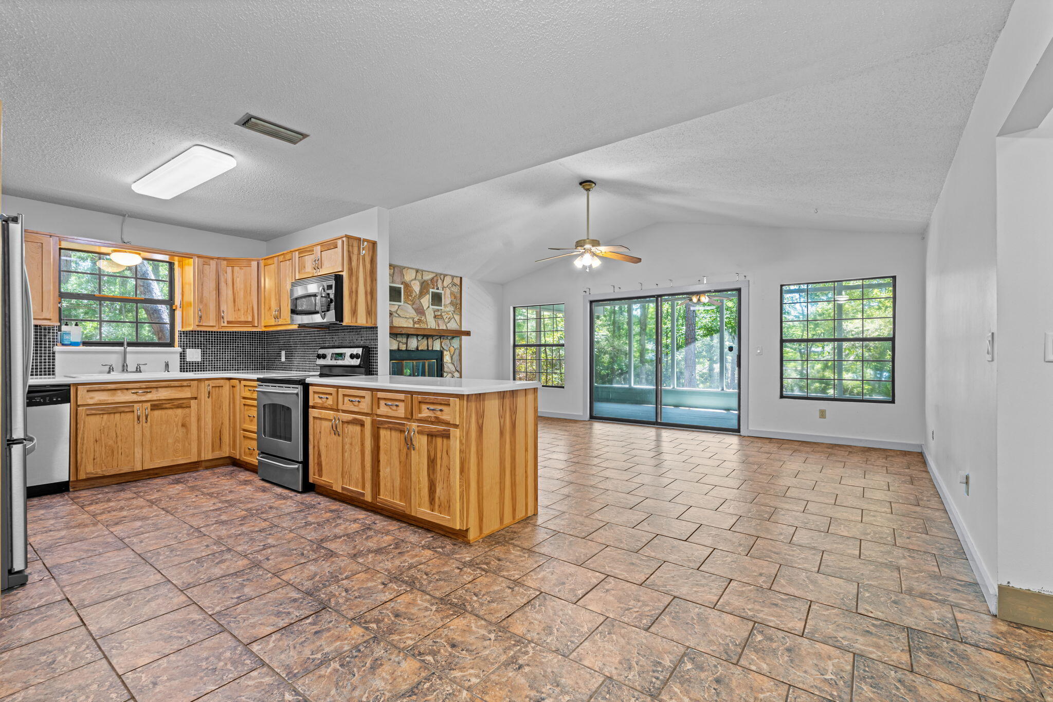 NO RECORDED SUBDIVISION - Residential