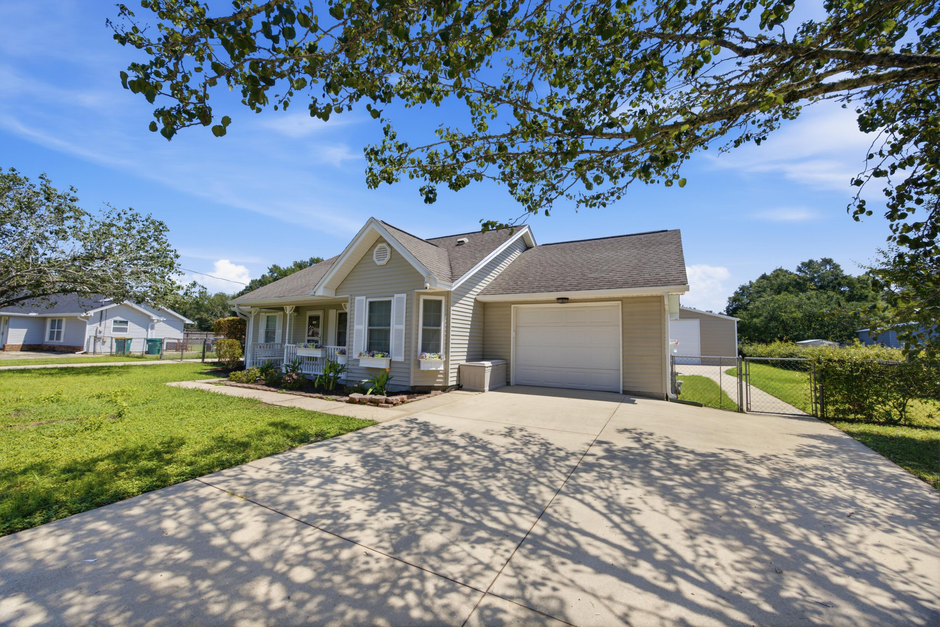 SHOAL WOOD ESTATES 1ST PH 3 - Residential