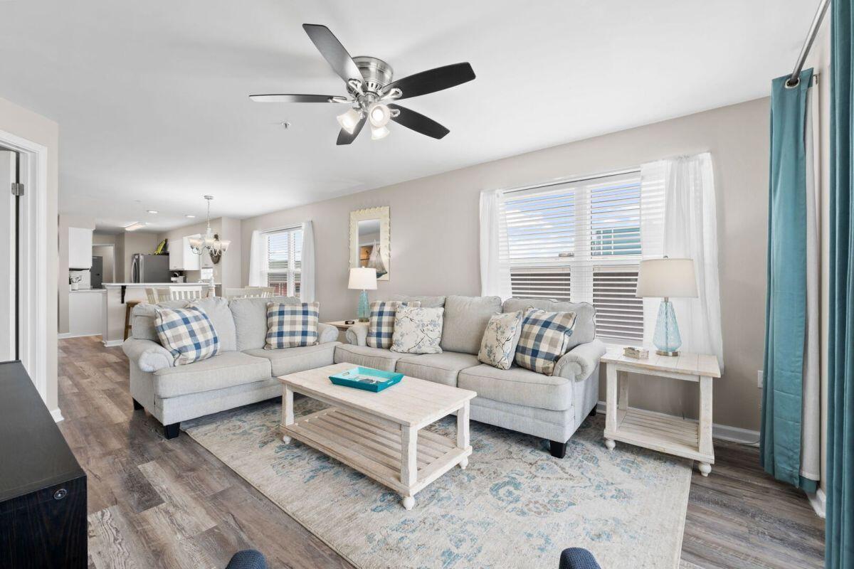 PALMS CONDO - Residential