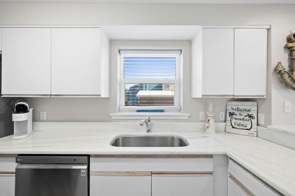 PALMS CONDO - Residential