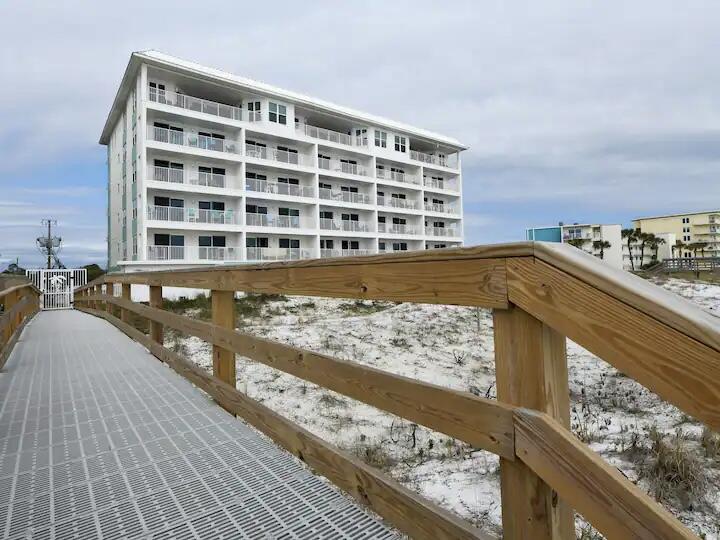 PALMS CONDO - Residential