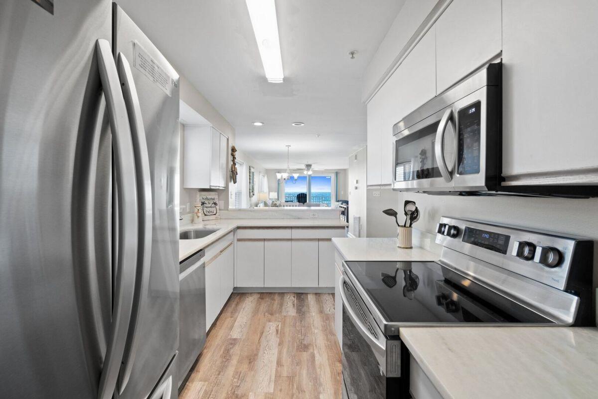 PALMS CONDO - Residential