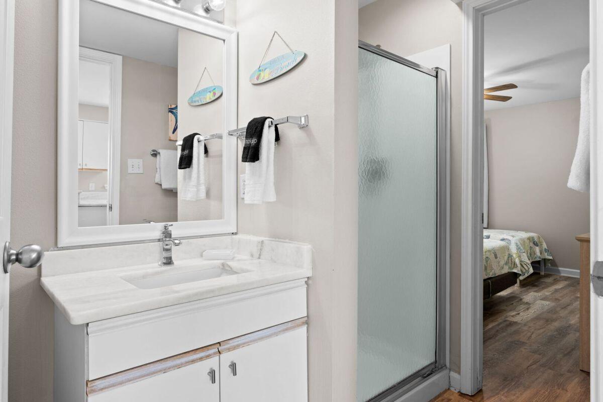 PALMS CONDO - Residential