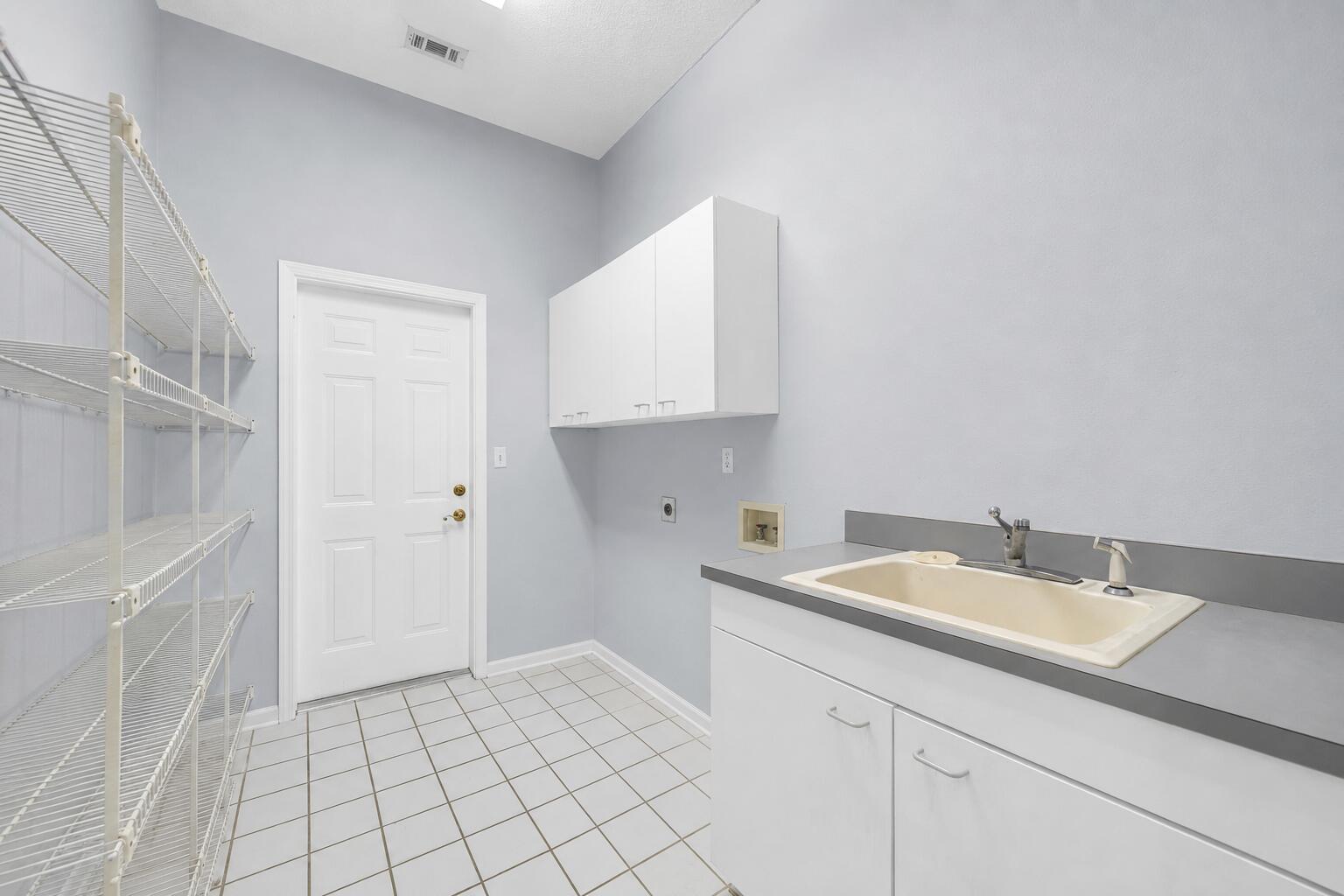 PARKWOOD ESTATES PH 1 BLUEWATER BAY - Residential