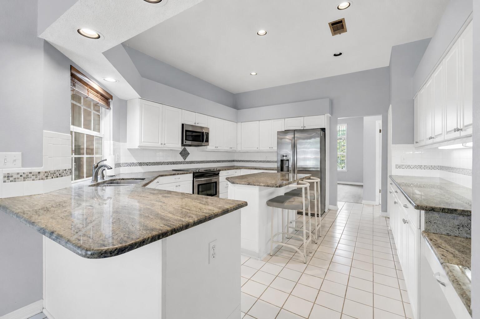 PARKWOOD ESTATES PH 1 BLUEWATER BAY - Residential