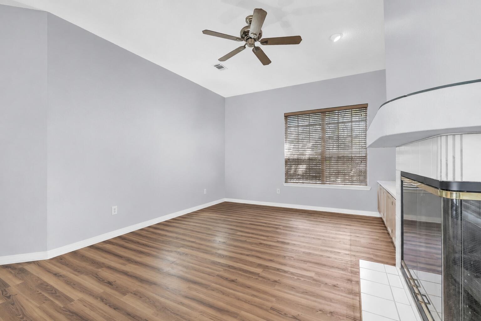 PARKWOOD ESTATES PH 1 BLUEWATER BAY - Residential
