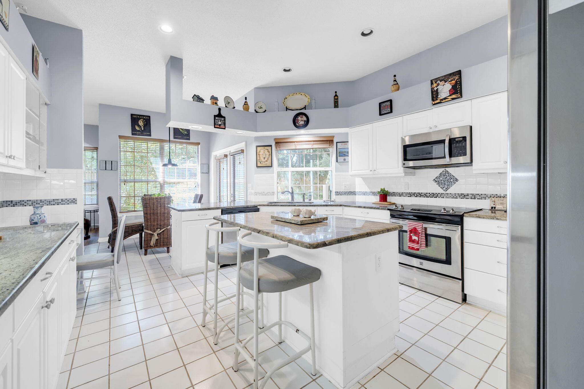 PARKWOOD ESTATES PH 1 BLUEWATER BAY - Residential