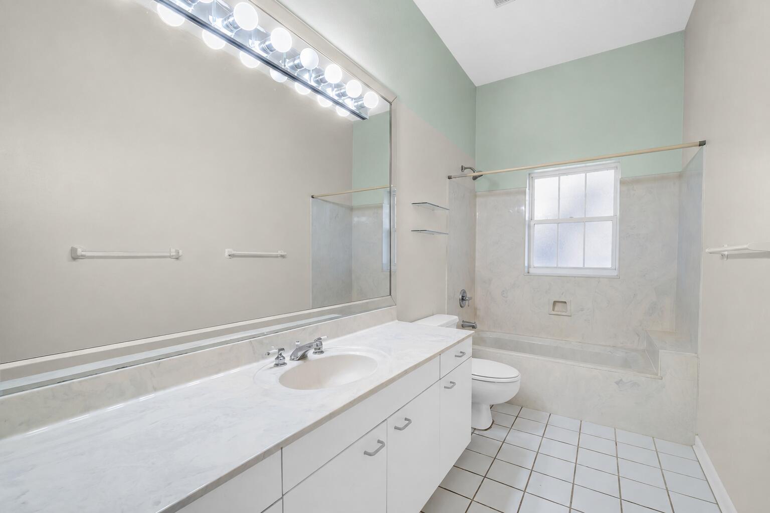 PARKWOOD ESTATES PH 1 BLUEWATER BAY - Residential