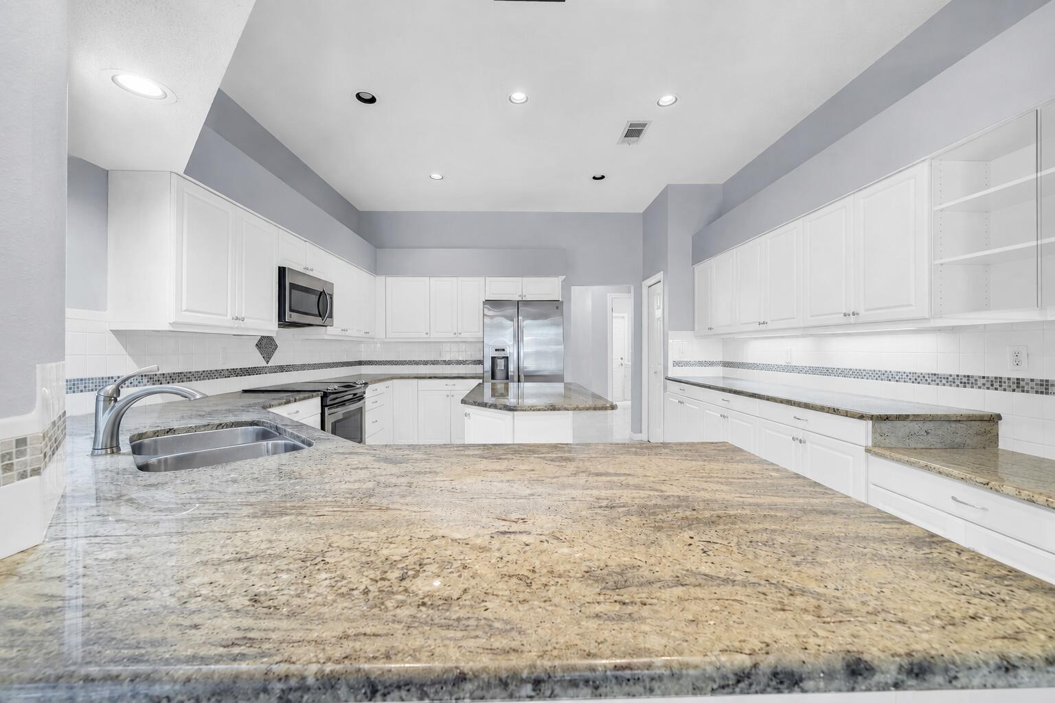 PARKWOOD ESTATES PH 1 BLUEWATER BAY - Residential