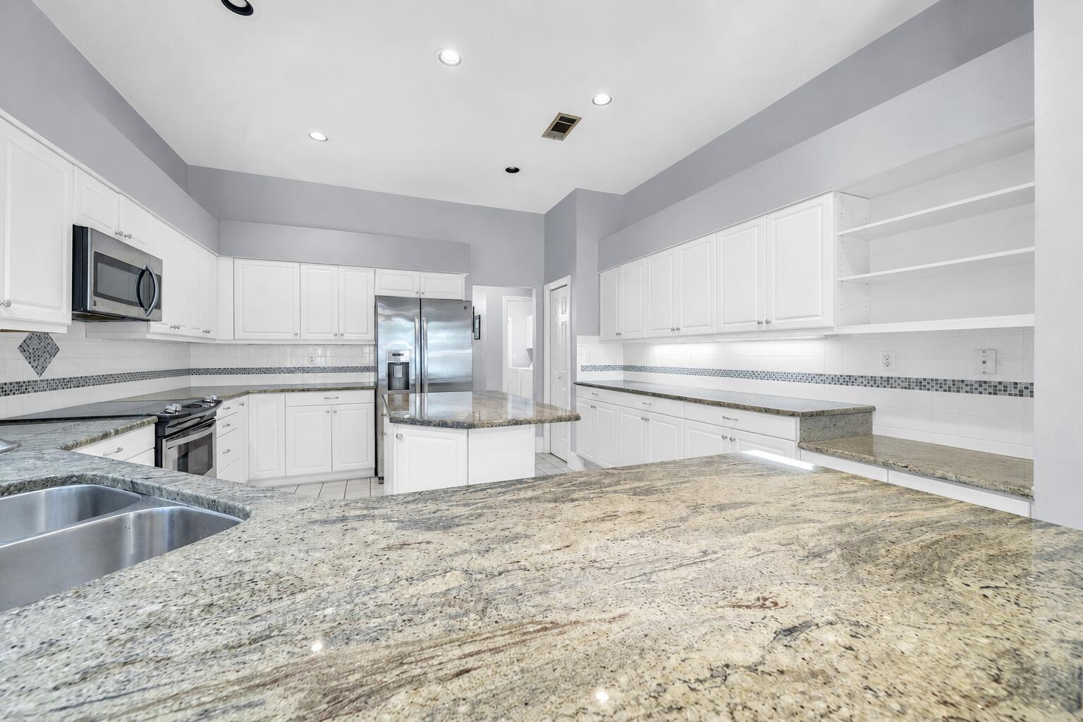 PARKWOOD ESTATES PH 1 BLUEWATER BAY - Residential