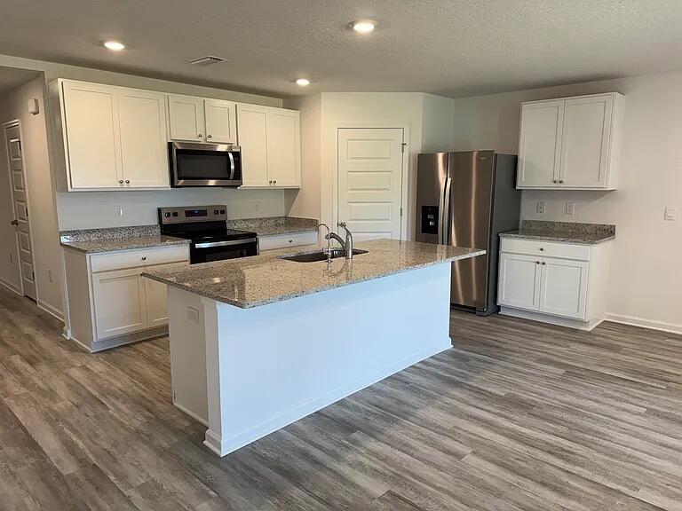 Owl's Head East - Residential Lease